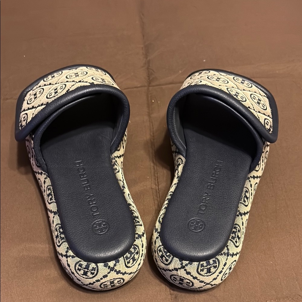Tory Burch Navy and Cream Sandals